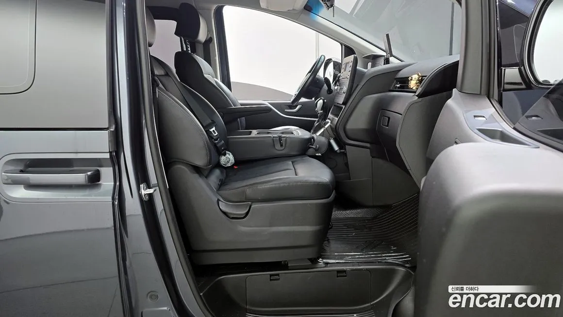 Hyundai Staria — фото 4
