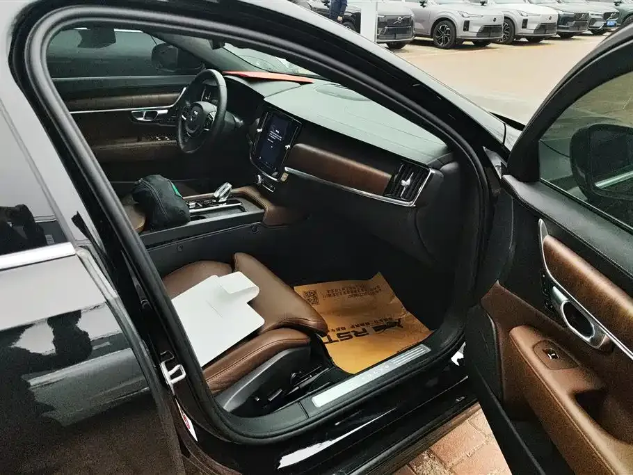 Volvo S90 — фото 10