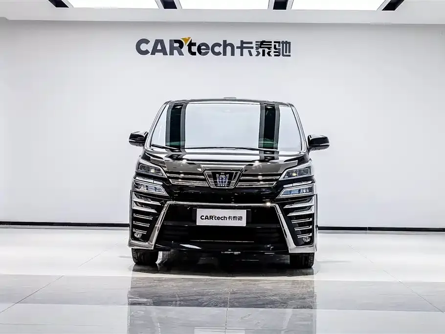 Toyota Vellfire — фото 1