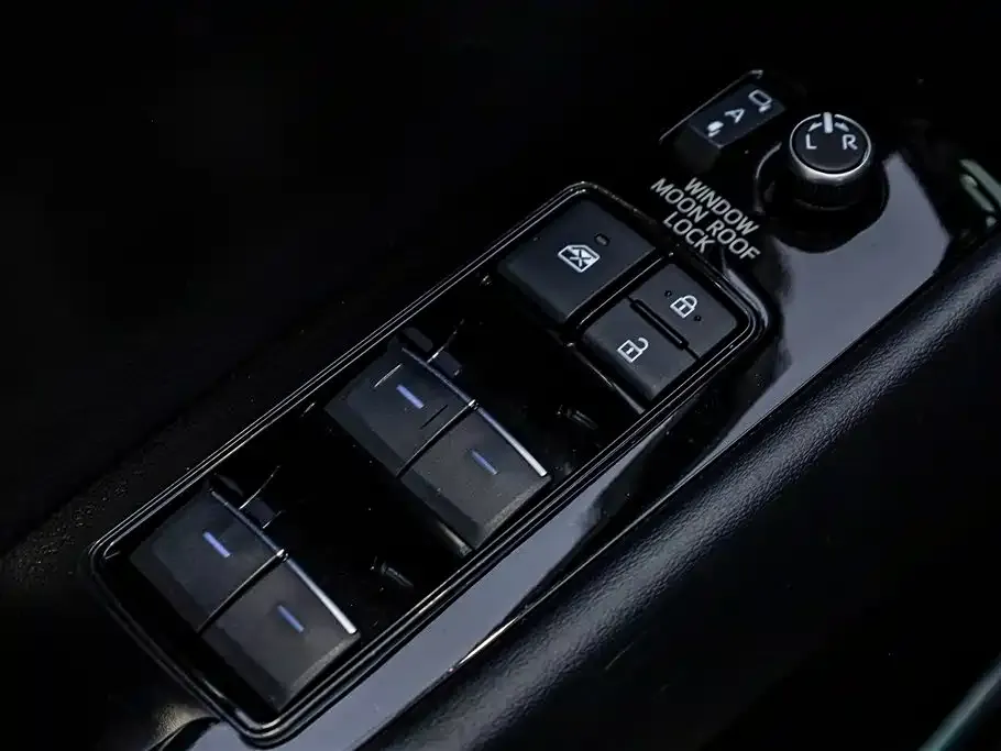 Toyota Vellfire — фото 3