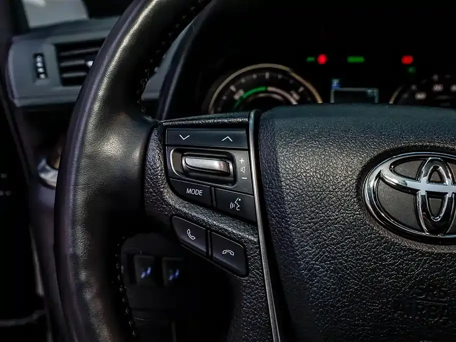 Toyota Vellfire — фото 6