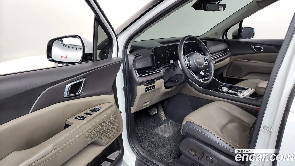 Kia Carnival — фото 10