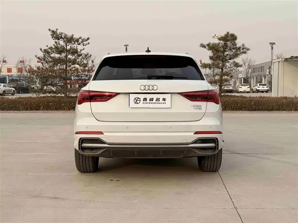 Audi Q3 — фото 10