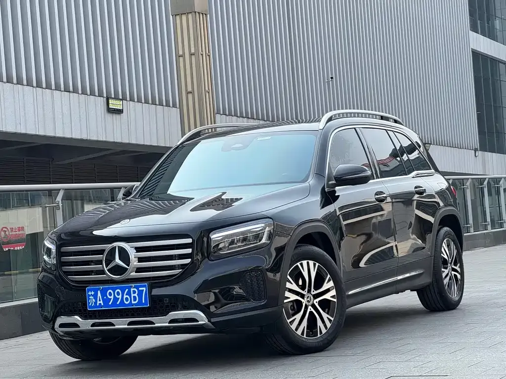Mercedes-Benz GLB — фото 1