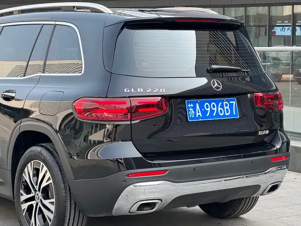 Mercedes-Benz GLB — фото 10