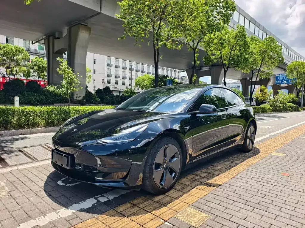 Tesla Model 3 — фото 8