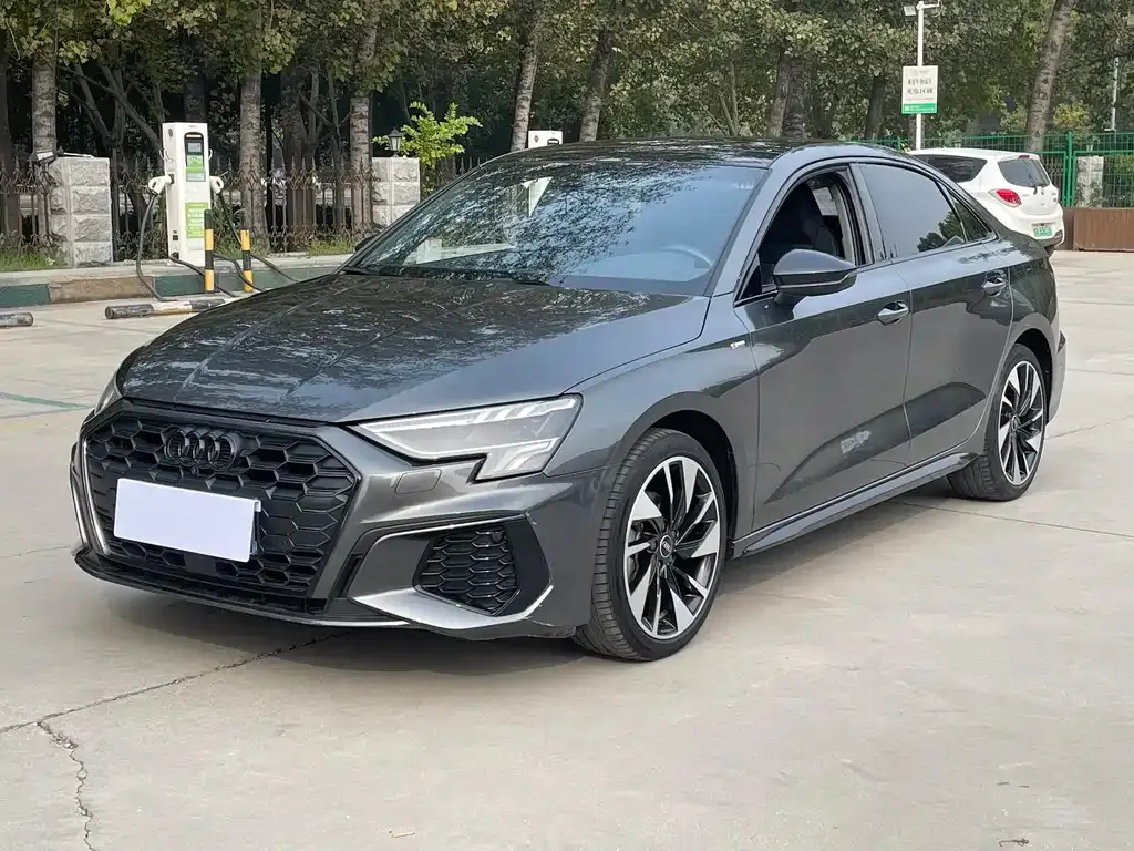 Audi A3 — фото 1