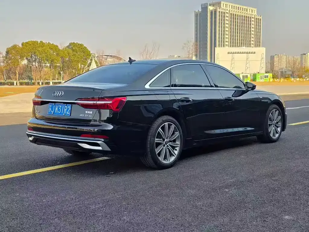Audi A6L — фото 5