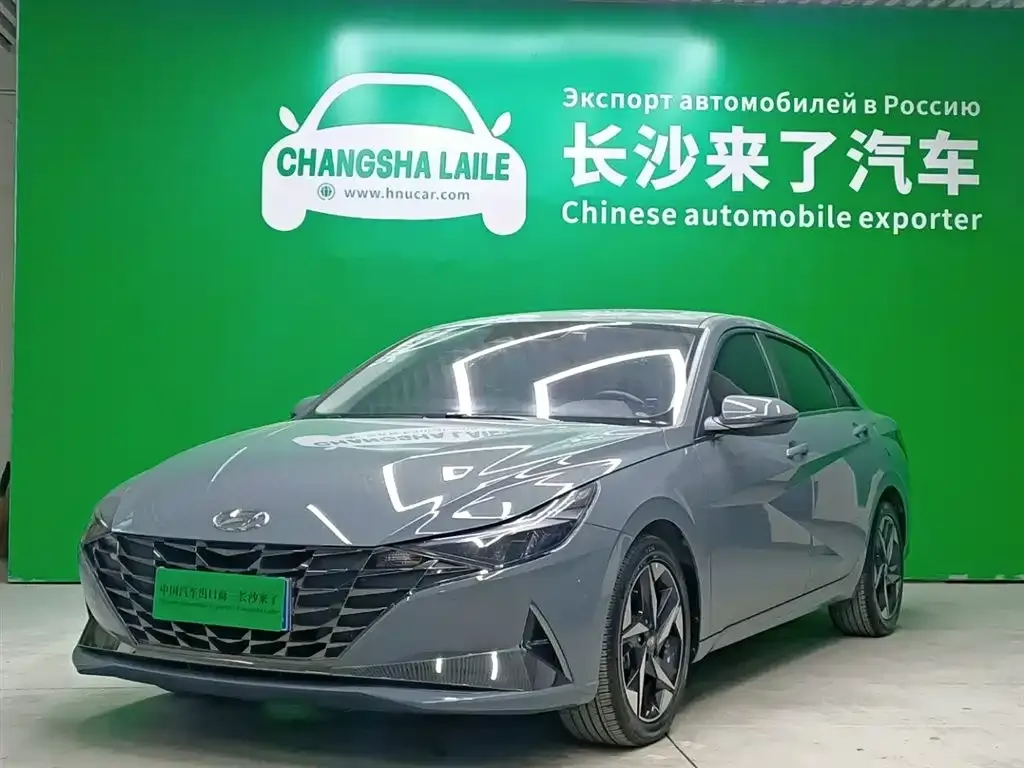 Hyundai Elantra — фото 1