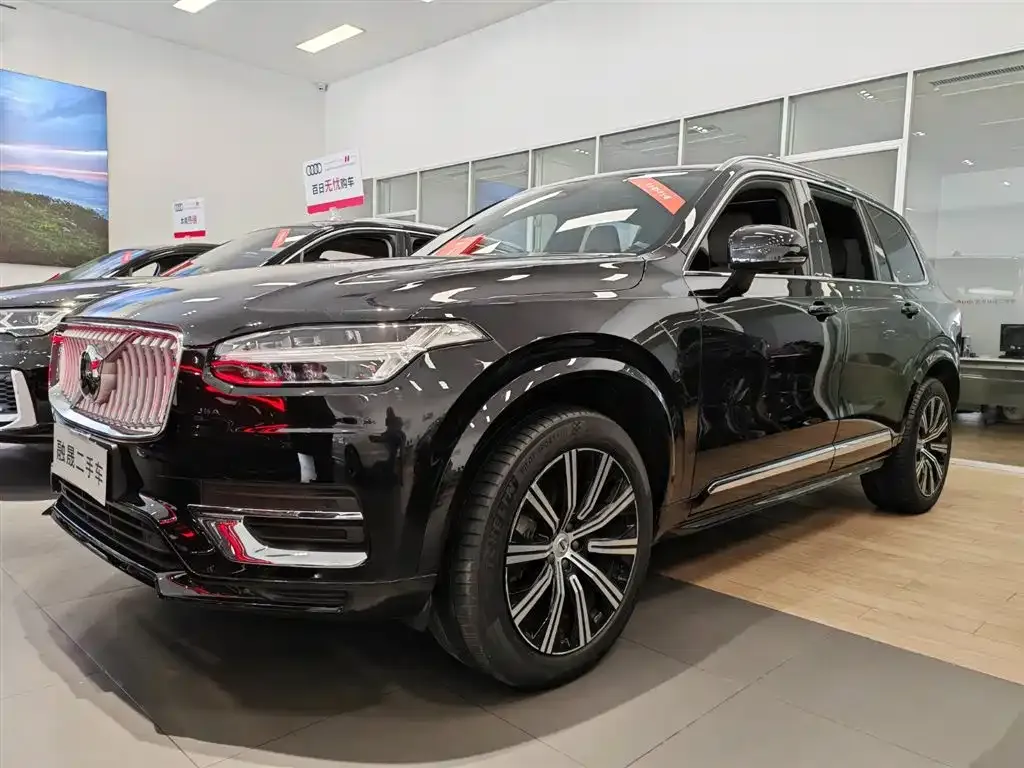 Volvo XC90 — фото 1