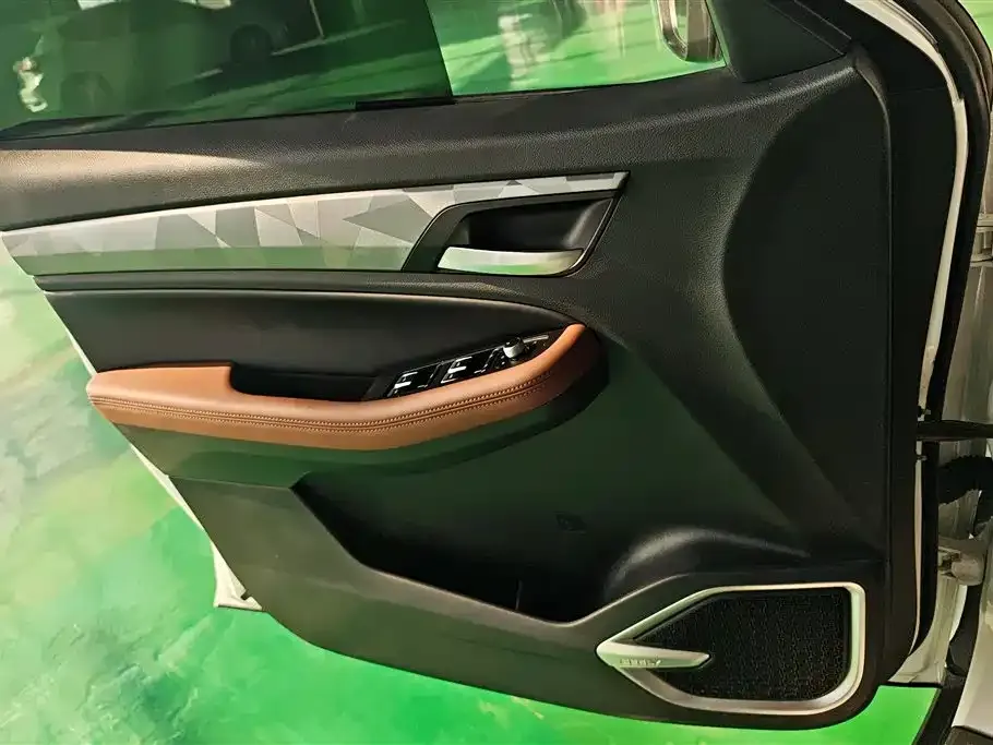 Geely Vision X6 — фото 8