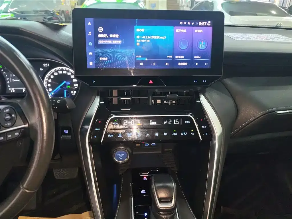 Toyota Harrier — фото 3
