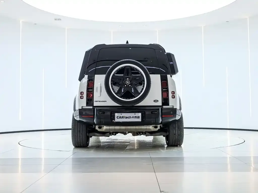 Land Rover Defender — фото 6
