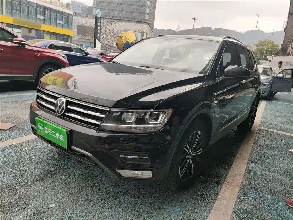 Volkswagen Tiguan L — фото 6