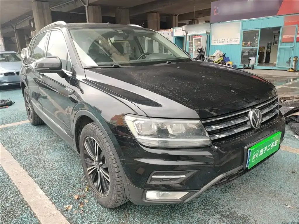 Volkswagen Tiguan L — фото 10