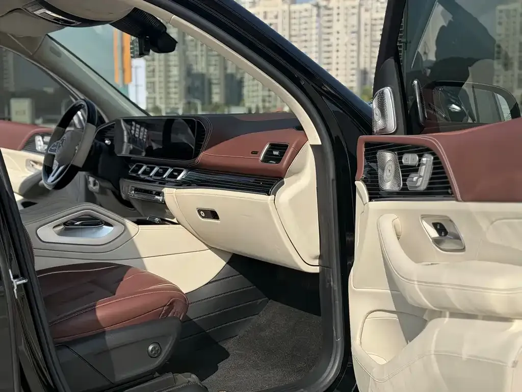 Mercedes-Benz GLS — фото 6