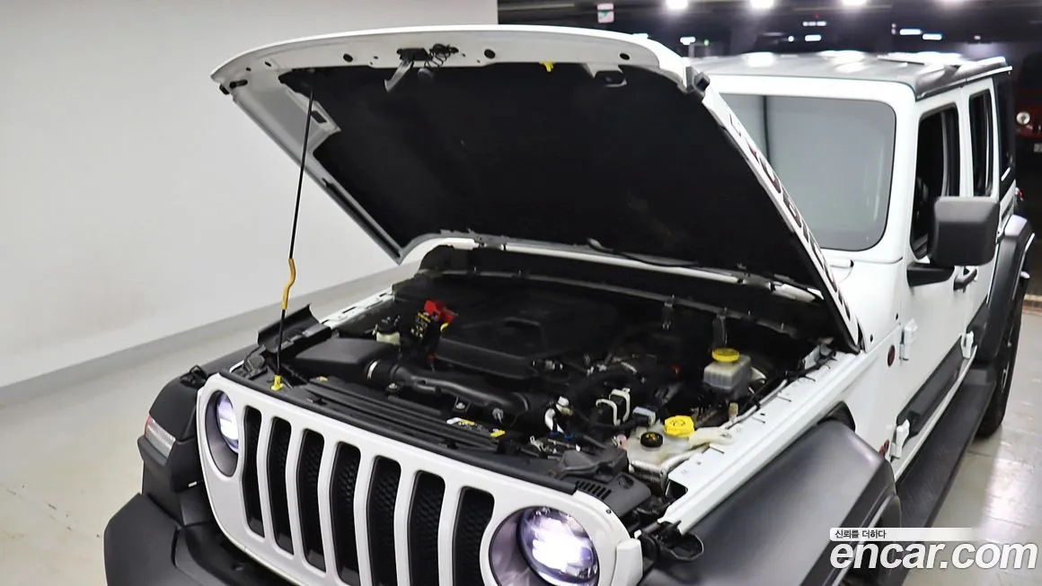 Jeep Wrangler — фото 10