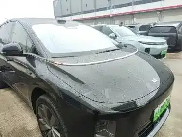 Li Auto i8 — фото 2