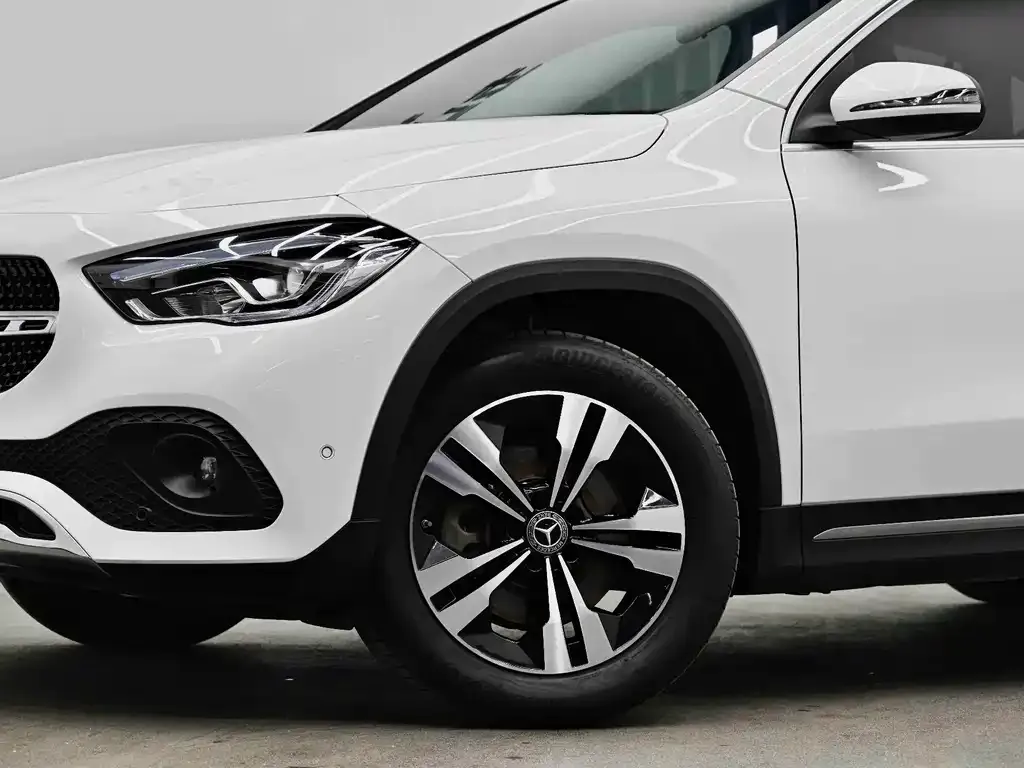 Mercedes-Benz GLA — фото 6