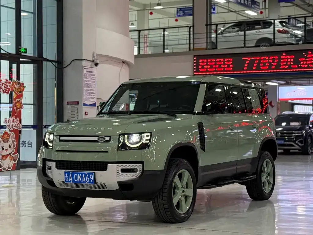 Land Rover Defender — фото 1