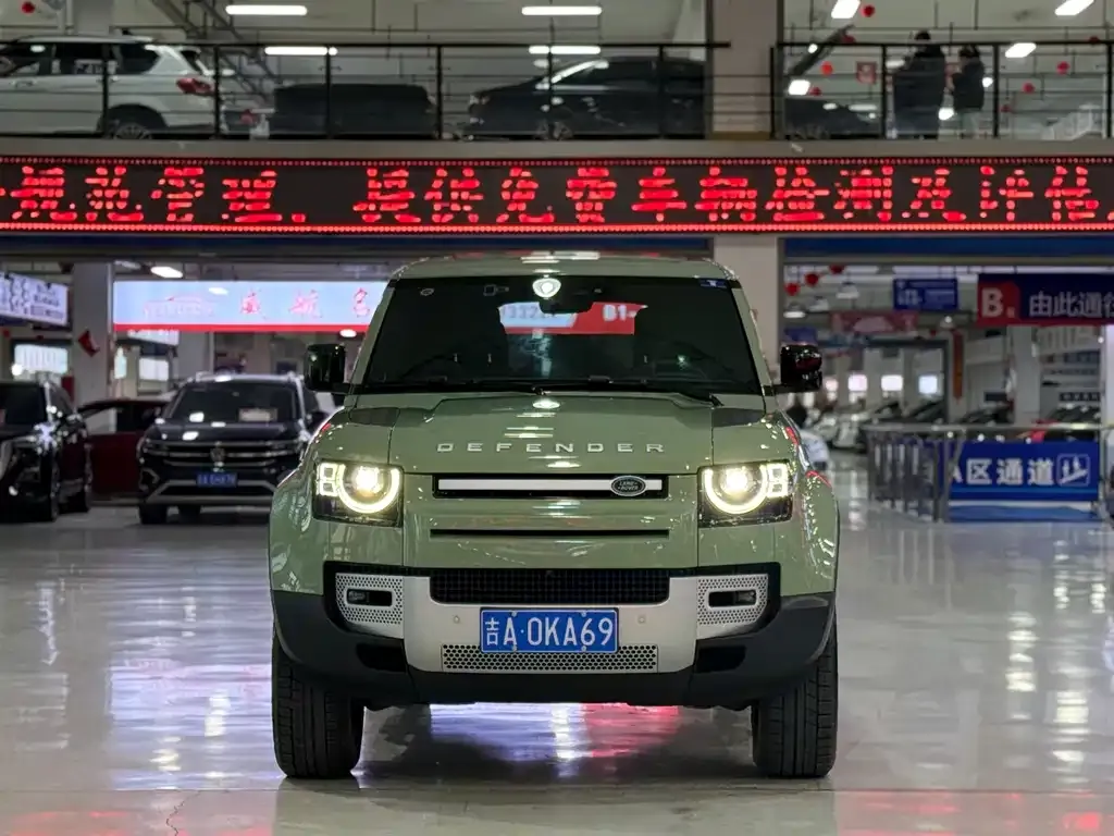 Land Rover Defender — фото 10