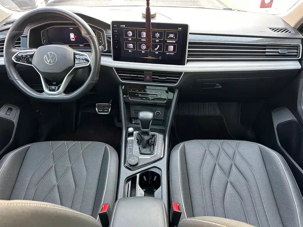 Volkswagen Tiguan L — фото 3