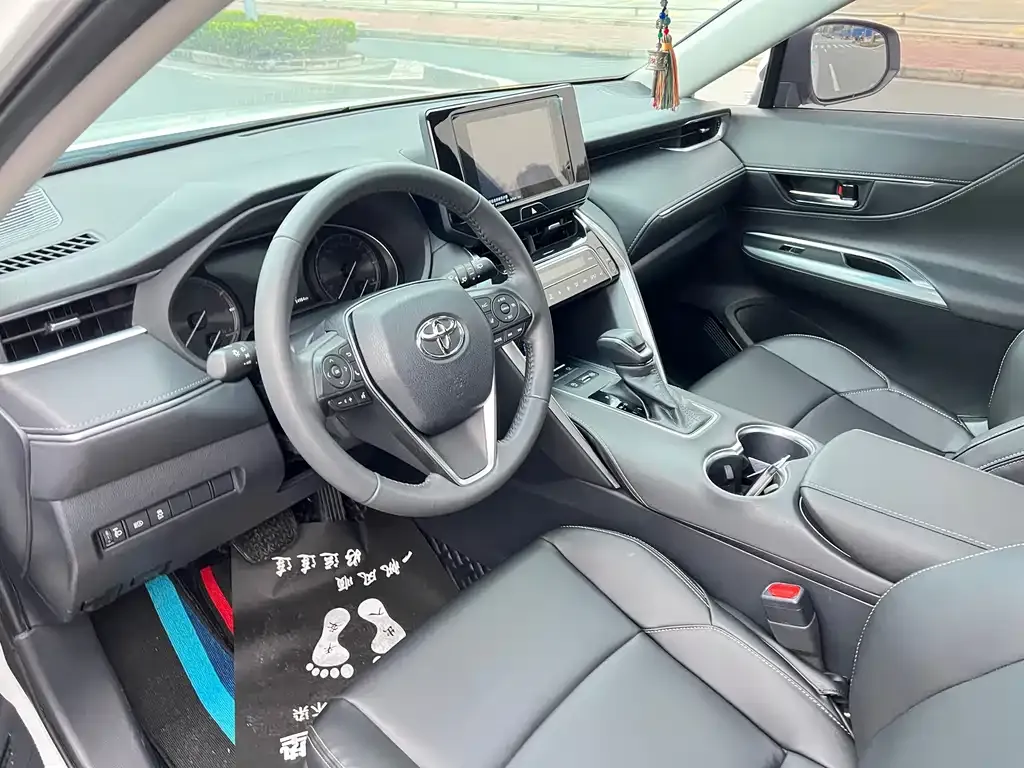 Toyota Harrier — фото 5