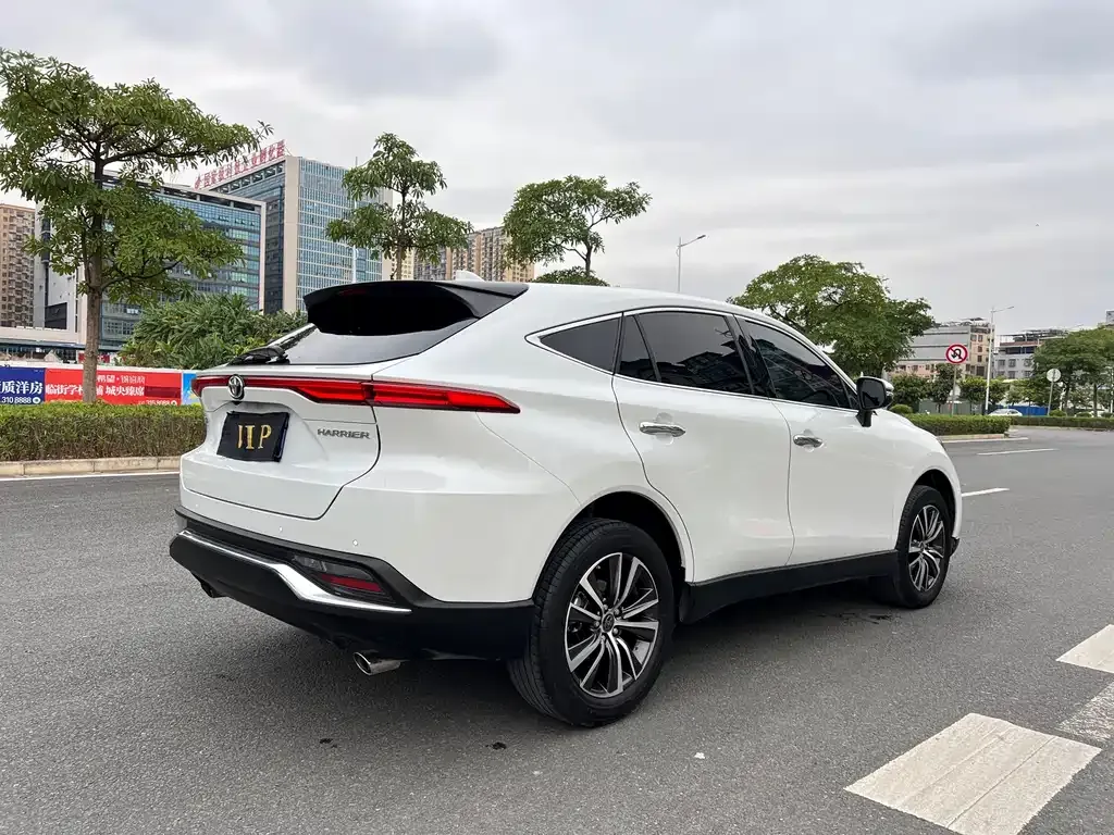 Toyota Harrier — фото 7