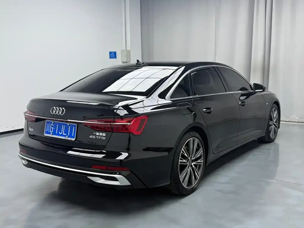 Audi A6L — фото 5