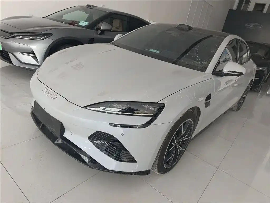 BYD Seal — фото 1