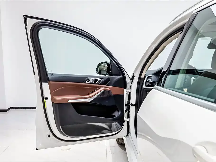 BMW X5 (Import) — фото 3