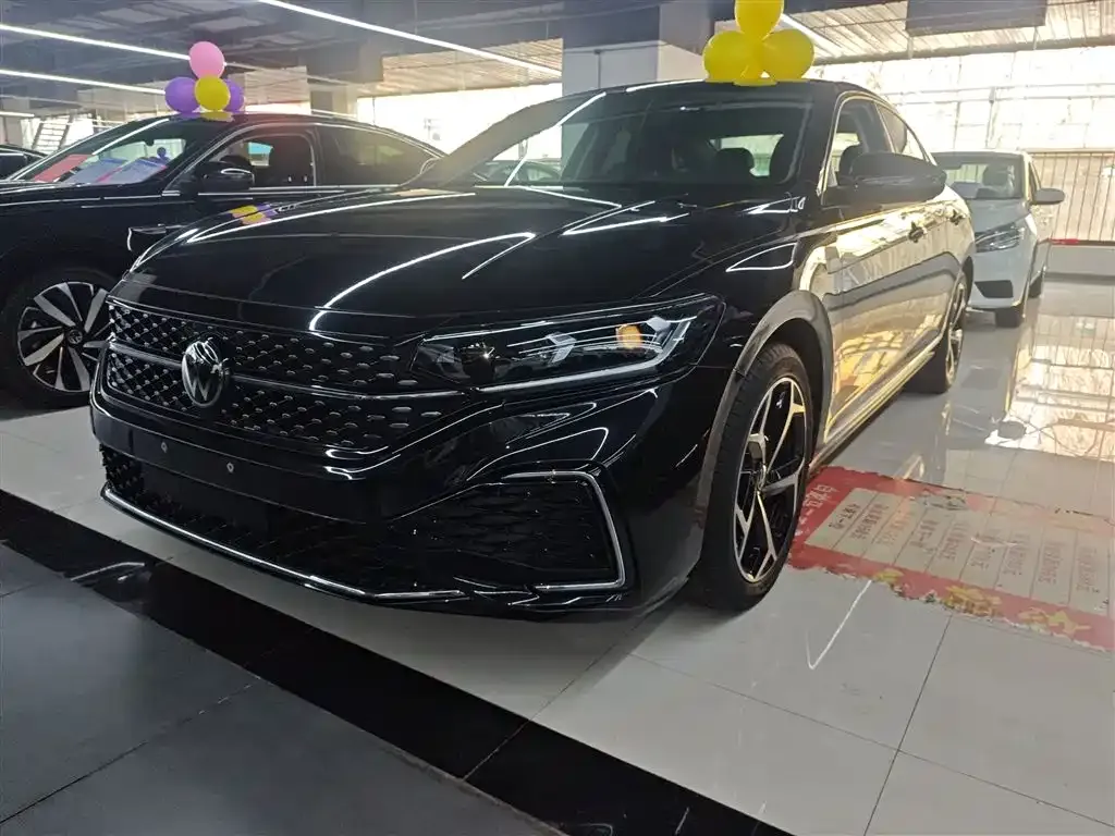 Volkswagen Passat — фото 1