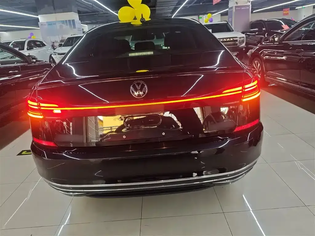 Volkswagen Passat — фото 6