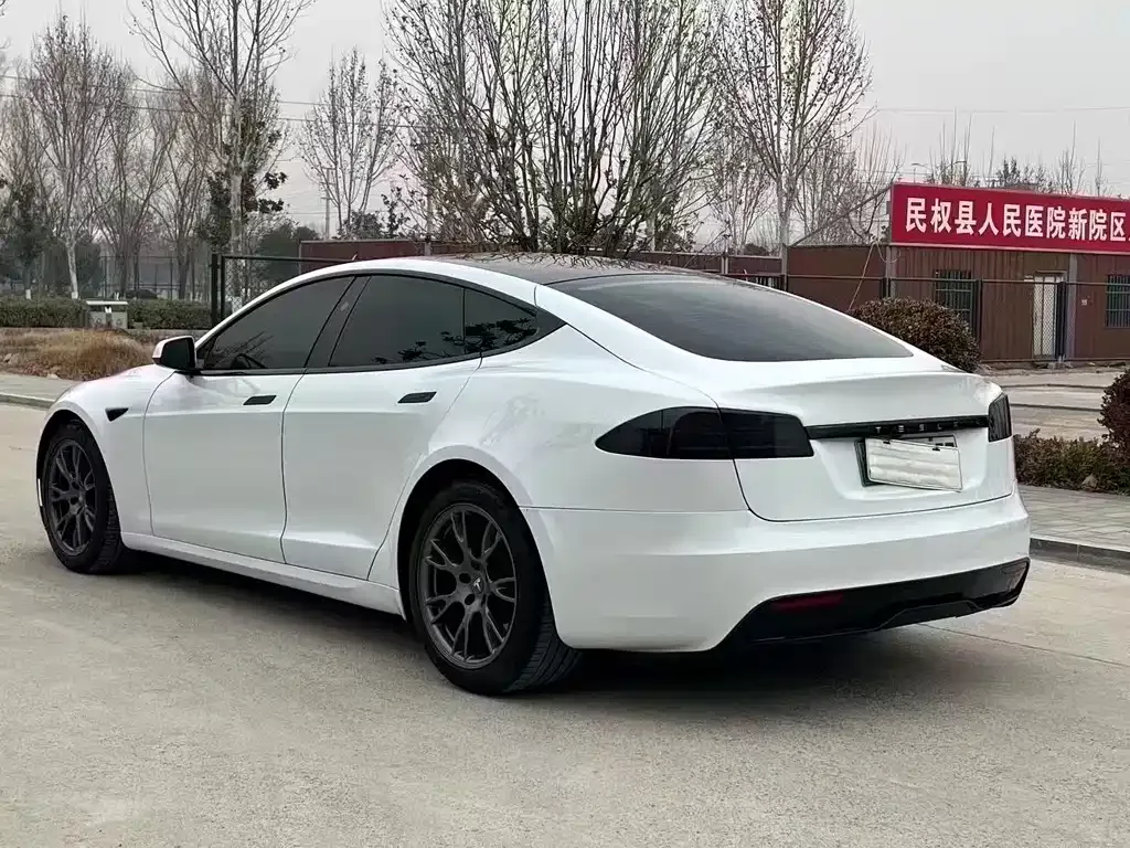 Tesla Model S — фото 9