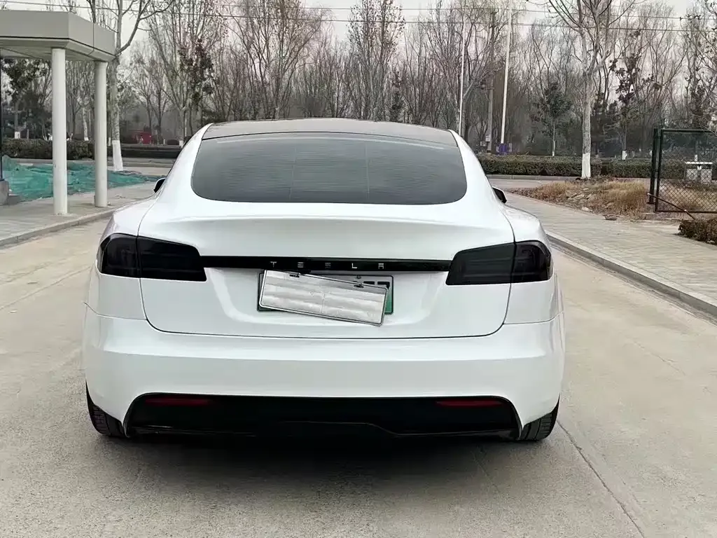 Tesla Model S — фото 4