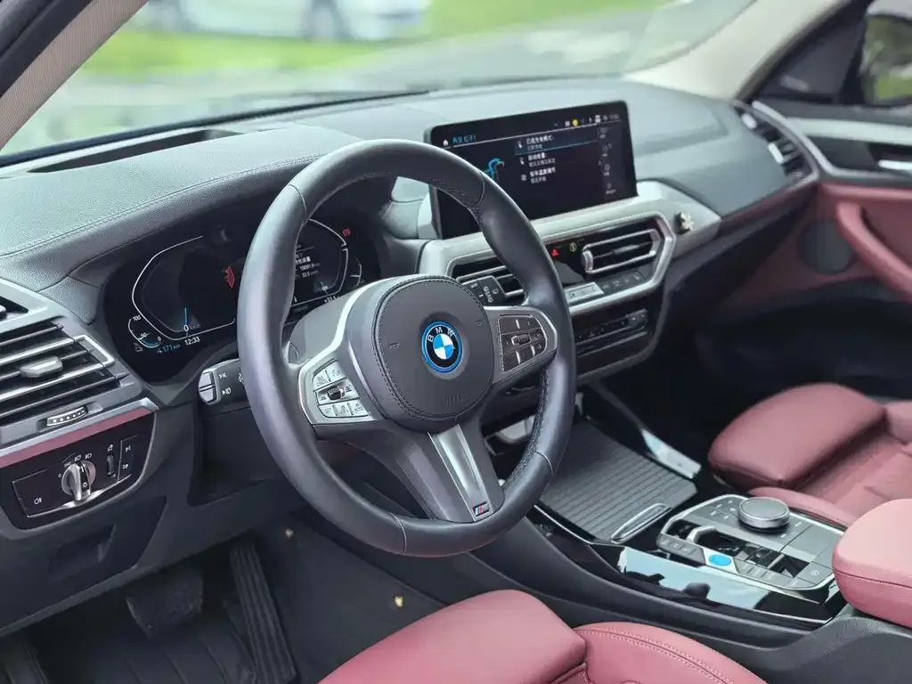 BMW iX3 — фото 4