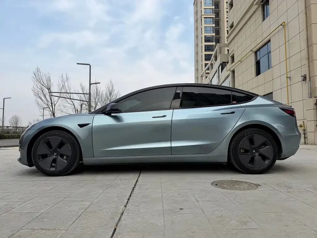 Tesla Model 3 — фото 4