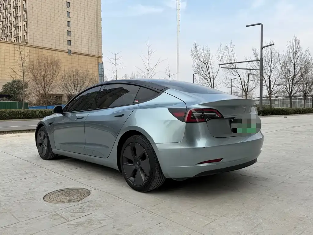 Tesla Model 3 — фото 3