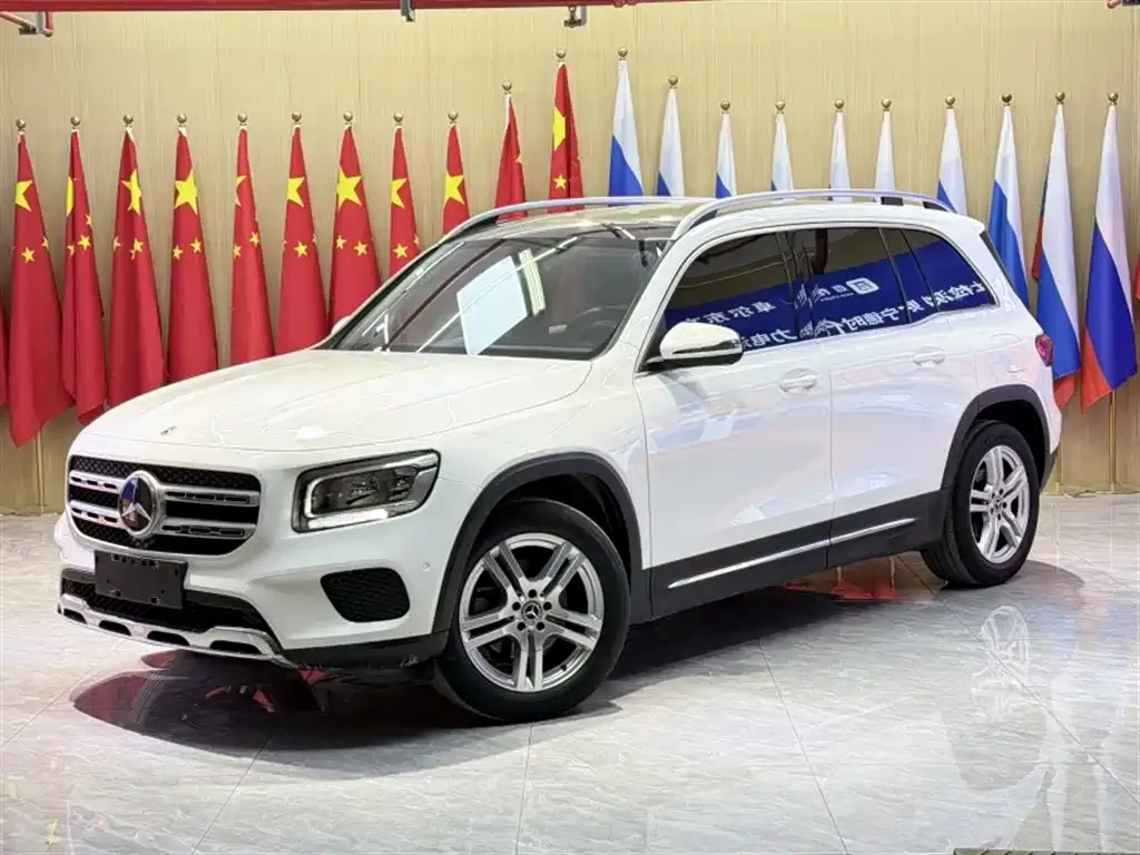 Mercedes-Benz GLB — фото 1