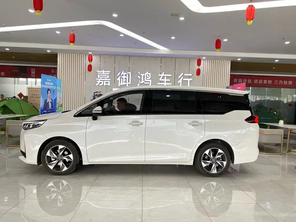 GAC Motor Trumpchi M6 — фото 6