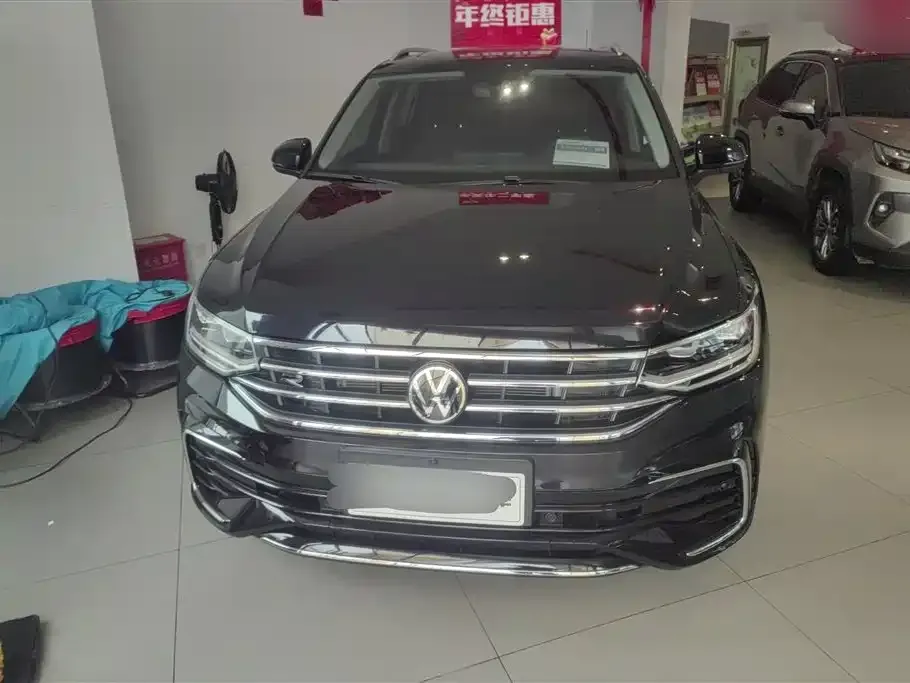 Volkswagen Tiguan L — фото 4