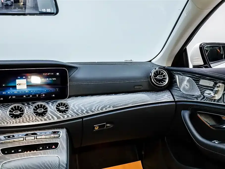Mercedes-Benz CLS — фото 3