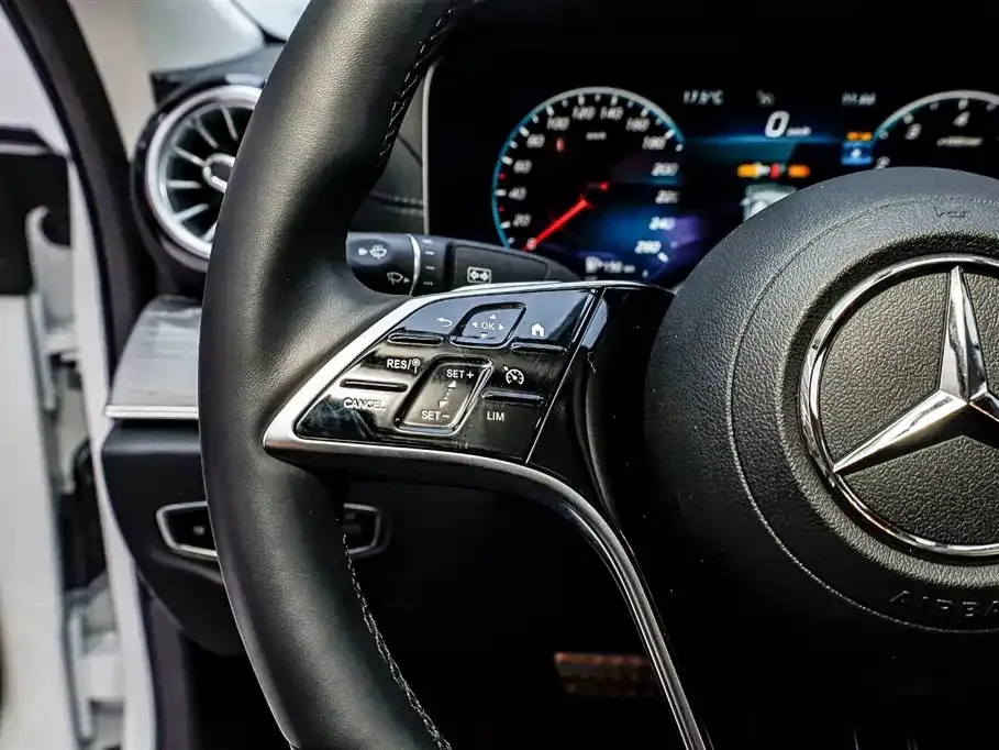 Mercedes-Benz CLS — фото 9
