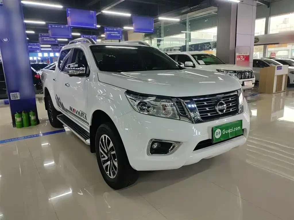 Nissan Navara — фото 9