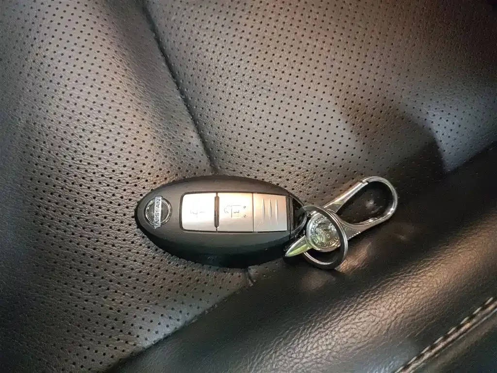 Nissan Navara — фото 10
