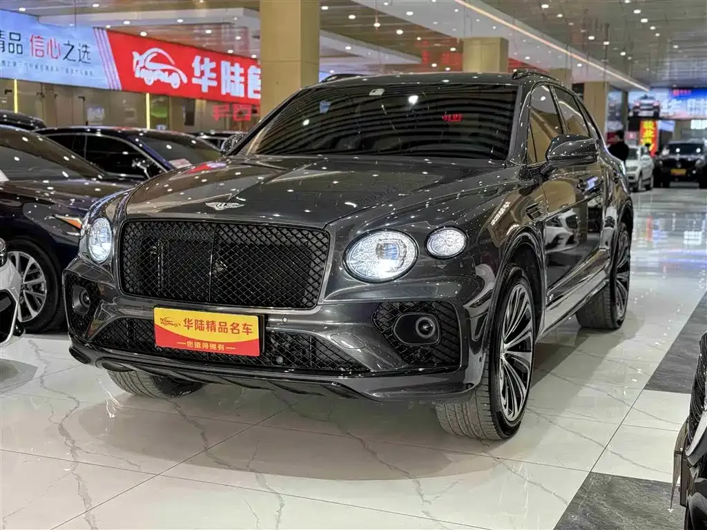 Bentley Bentayga — фото 1