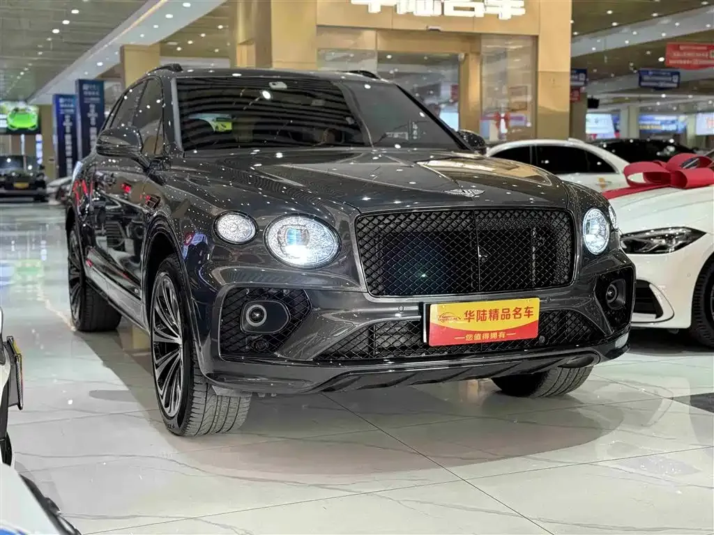 Bentley Bentayga — фото 10