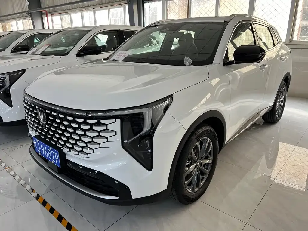 Changan CS55PLUS — фото 1