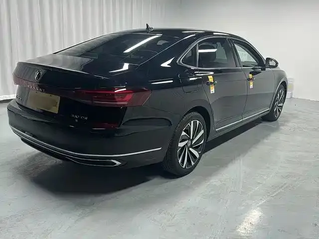 Volkswagen Passat — фото 7