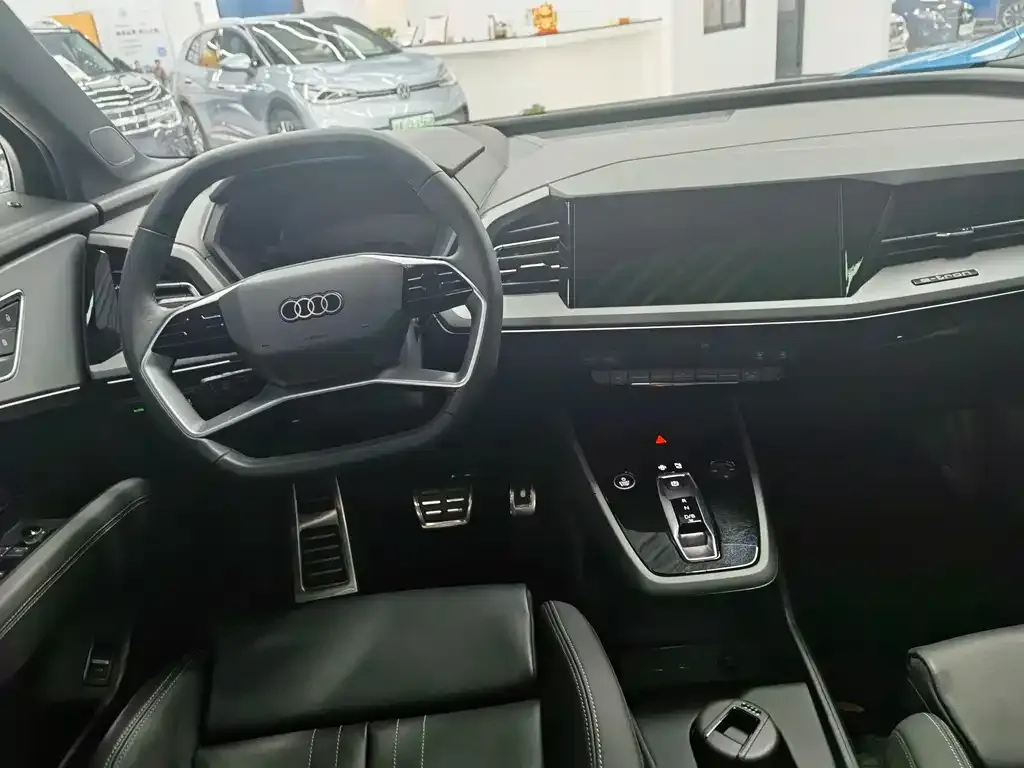 Audi Q5 e-tron — фото 3